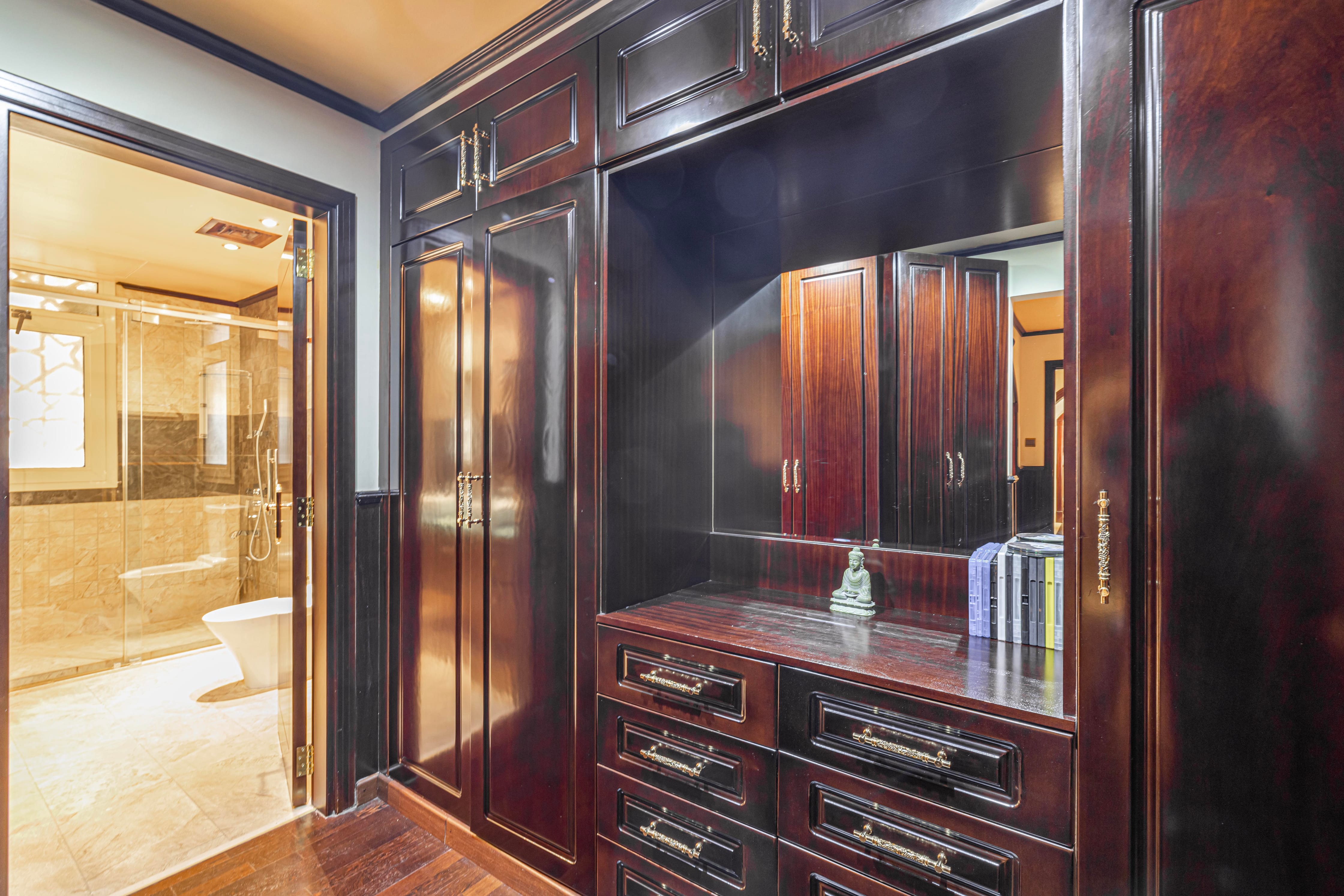 ONE OF ONE LUXURY BEACH VIEW Paragon Properties